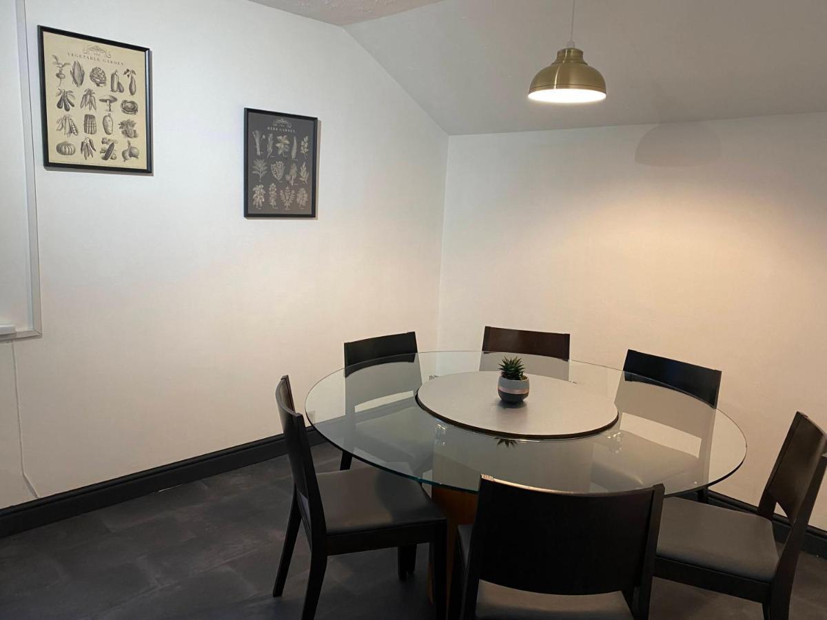 Gorgeous Town Center 3 Bedroom Self Contained Apartment For 1-5 People Harrogate Extérieur photo
