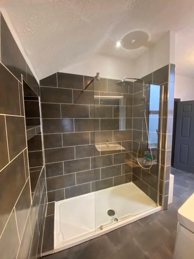 Gorgeous Town Center 3 Bedroom Self Contained Apartment For 1-5 People Harrogate Extérieur photo
