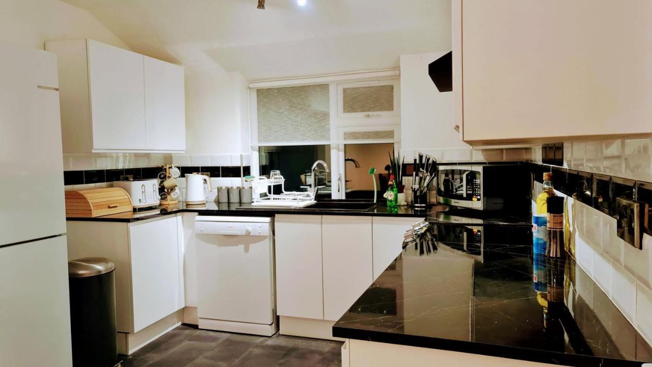 Gorgeous Town Center 3 Bedroom Self Contained Apartment For 1-5 People Harrogate Extérieur photo
